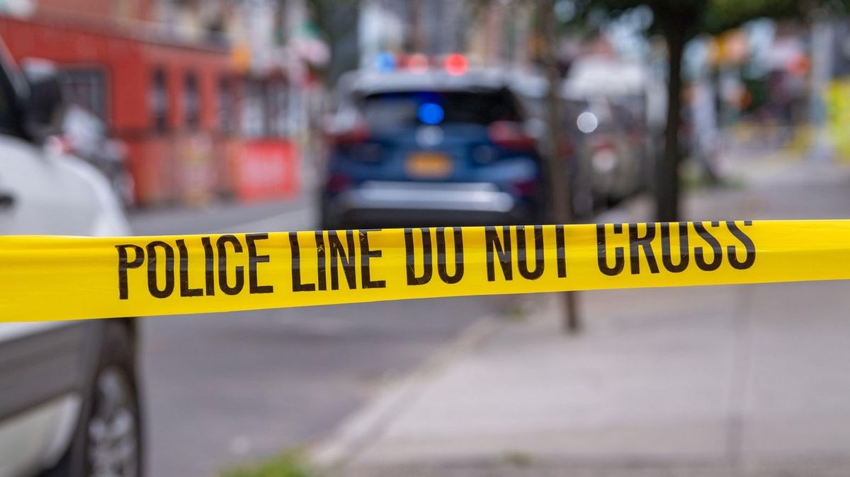 Tři lidé zemřeli při střelbě před kostelem v americké Iowě, uvedla policie